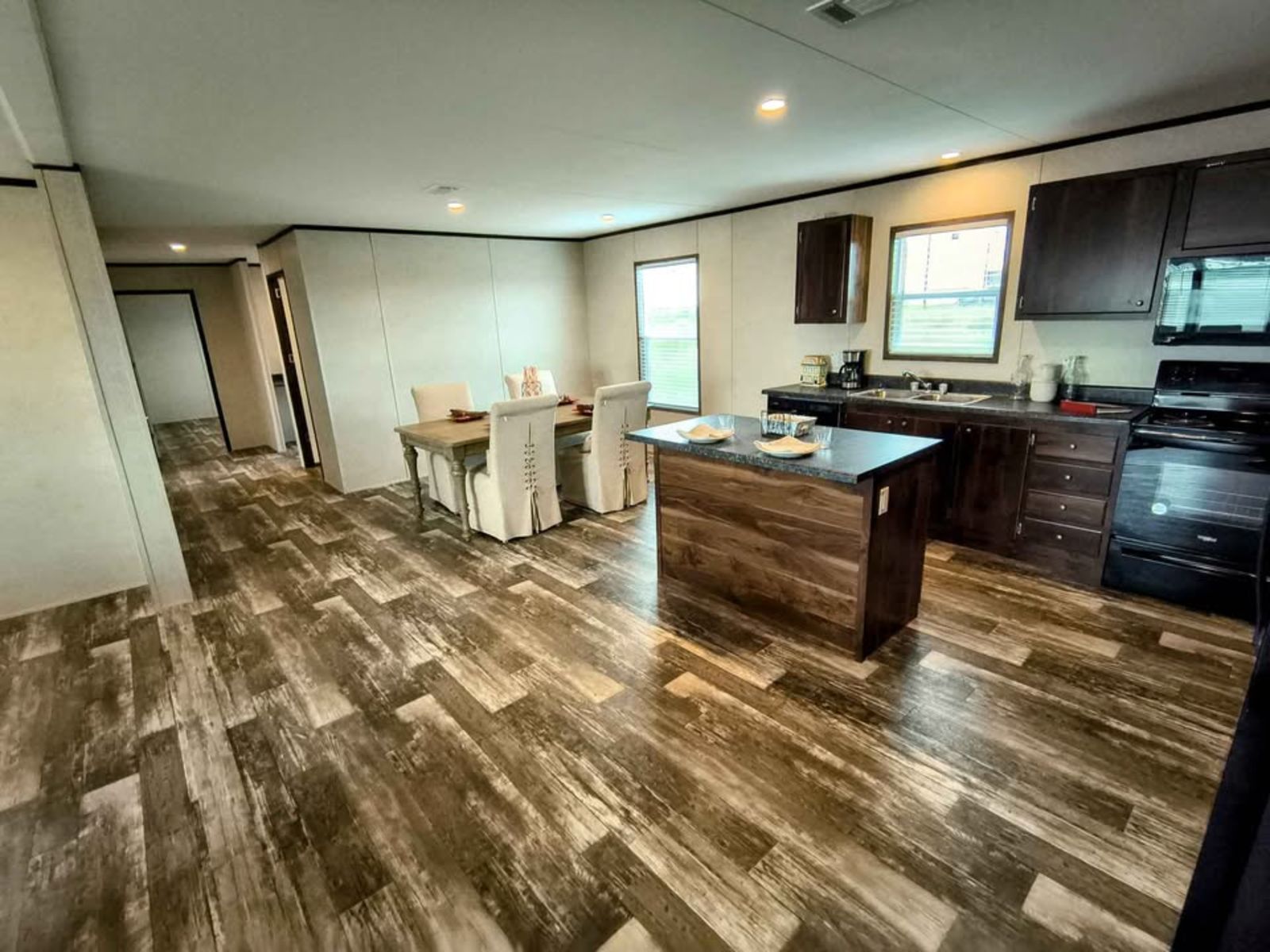 5 bed 2 bath spec 53578.jpg